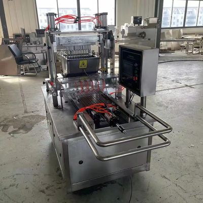 Halbautomatische kleine Gummi-Jelly-Candy-Machmaschine für Lollipop-Produktionslinie Ende