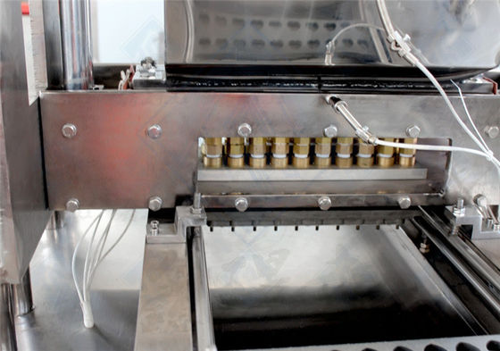 Vollautomatische Soft Hard Candy Produktionslinie Lollipop Einlagermaschine für Süßigkeiten