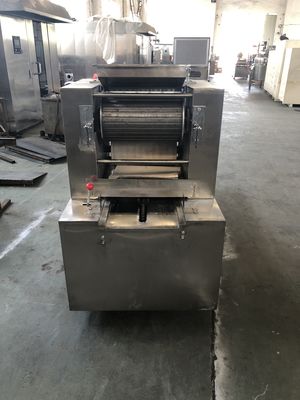 Industrielle Bäckerei 2kw Halbautomatische Keksmaschine für Nüsse Rohstoff