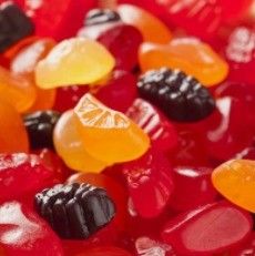 Herstellen Sie verschiedene Süßigkeiten mit einer automatischen 150 kg/h Gummi-Süßigkeitsmaschine