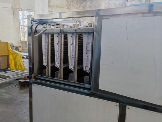 Hohe Kapazität 2 Tonnen pro Tag Halbautomatischer Industrie-Eiswürfelmacher JYC-6000P 380V