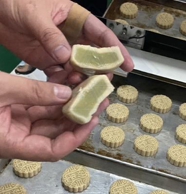 220v/380 Spannung Hochproduktivität Automatische Choco-Pie-Einkrustungs- und Formiermaschine