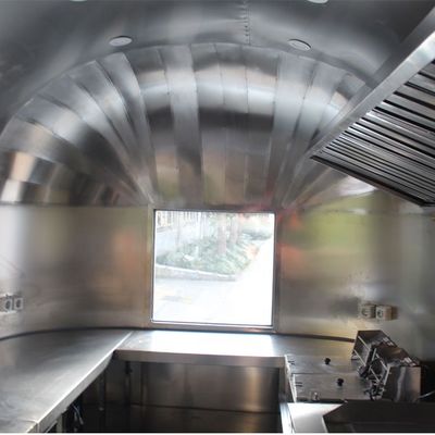 Snack Food Maker Motorisierter Lebensmittelwagen 1500kg Schleppwagen mit Tornado Kartoffel und Getränke