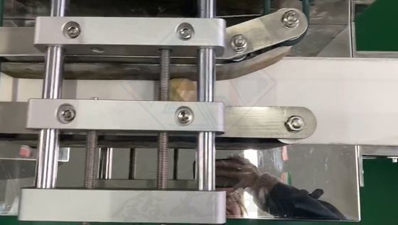 20-135 Stück/min Arbeitskapazität Verkrustungsmaschine für die Mehrzweckkeksproduktion