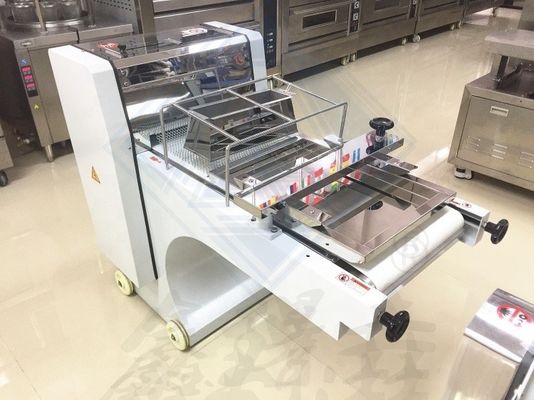 Multifunktionale Ei-Brot-Teig-Form-Stretcher und -Schneider für Pizza-Brot-Toast