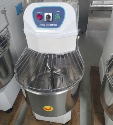Große 120-Liter-Mischmaschine zur effizienten Zubereitung von Brot und Kuchen in kommerziellen Küchen