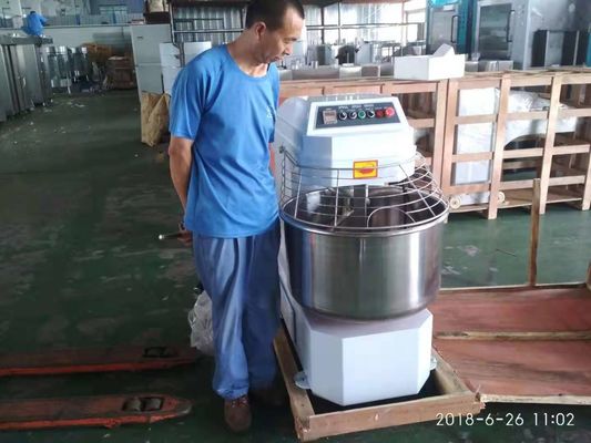 Professionelle Bäckerei Maschine Teig Spiralmischer 120 kg Ausgangskapazität für kommerzielle