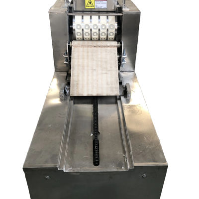 Automatische Keksmaschine für Wasserprodukte an einer Einzeltreffen-Bäckerei