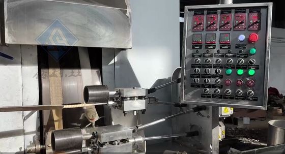 Einfache Bedienung Hochproduktivitäts-automatische Ei-Roll-Maschine für die Weizenmehlproduktion