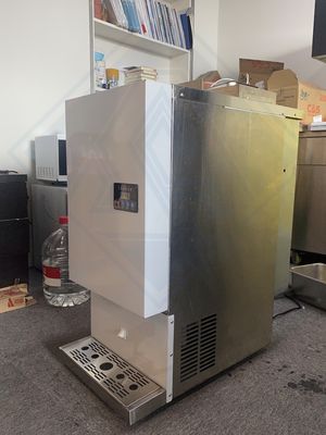 Kühlweg Luftkühlwürfel Eiswürfelmacher Industrielle 120 kg Eismaschine Automatisch