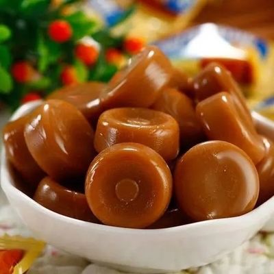 150 kg/h Süßigkeiten absetzende Maschine für die industrielle Produktion von Bärentoffee und Lollipop