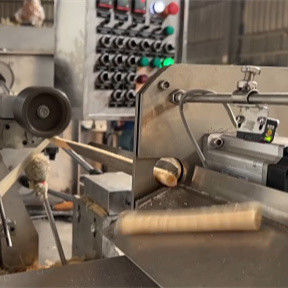 3400x1700x2250mm Schokoladen-Wafer-Roll-Machine Eier-Roll-Maschine mit 65 kW Leistung